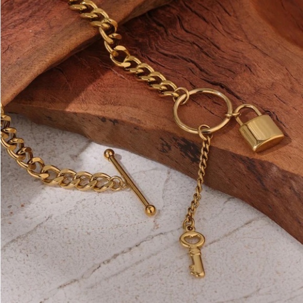 ◾️18K Gold Plated Heart Key Lock Pendant Necklace